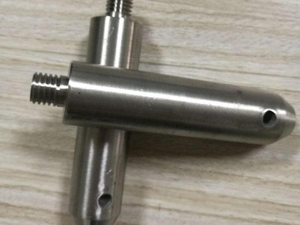 鈦合金超聲變幅桿有裂紋，為什么？