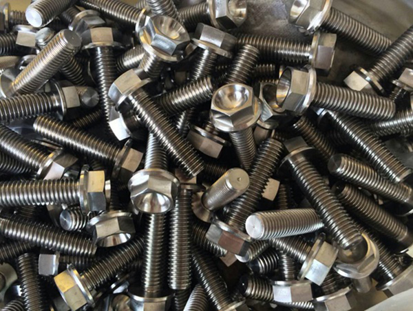 鈦合金鍛件與鑄件的性能分析及主要應(yīng)用領(lǐng)域